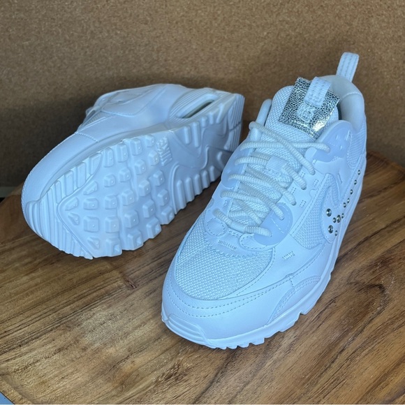 Nike
Air max 90 futura
Studded swoosh’
Brand new - Picture 6 of 12